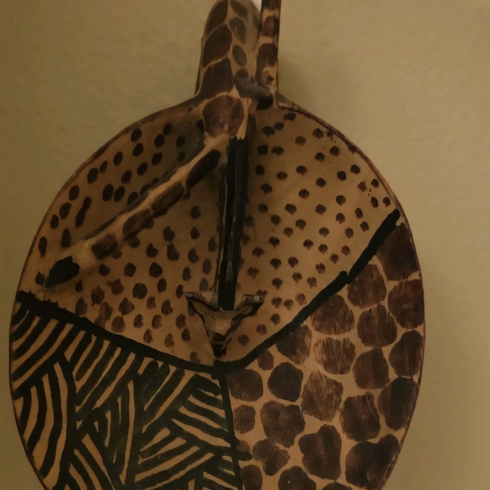 African Kenya Giraffe Drinking Bowl